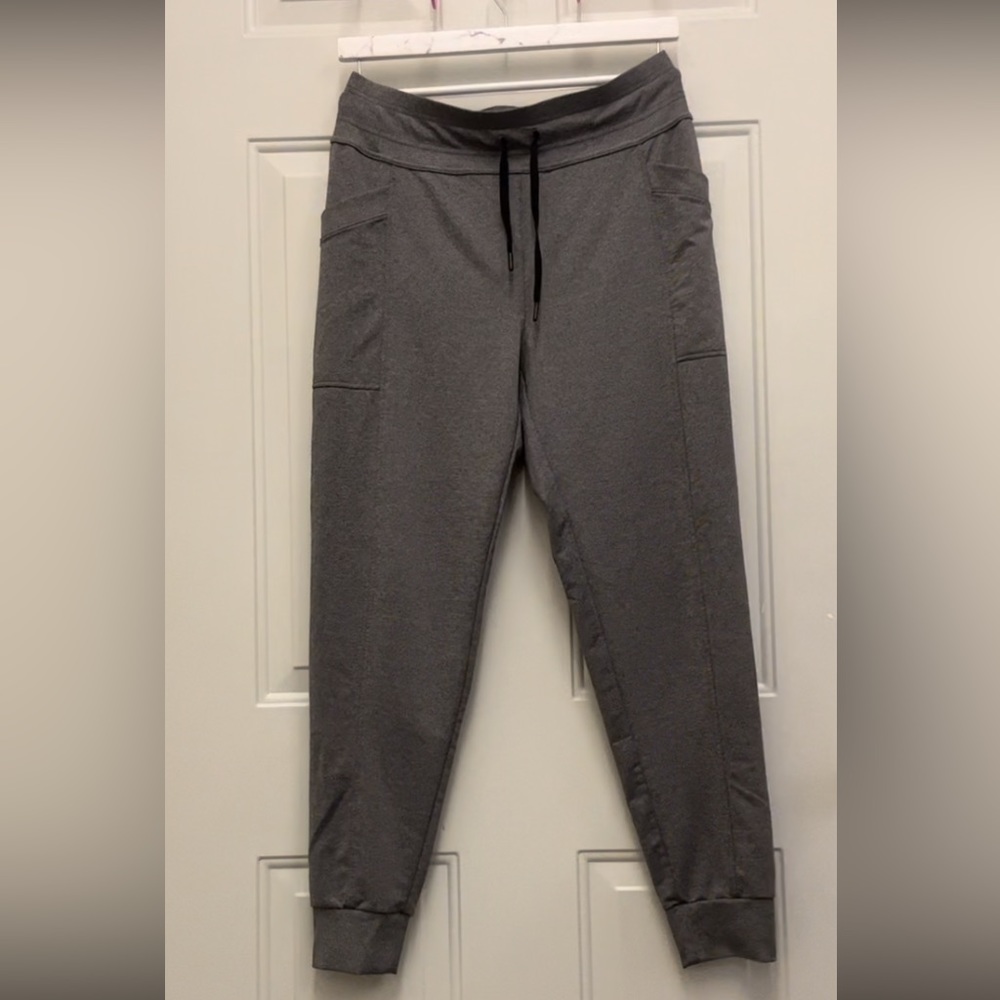 grey jogger sweats